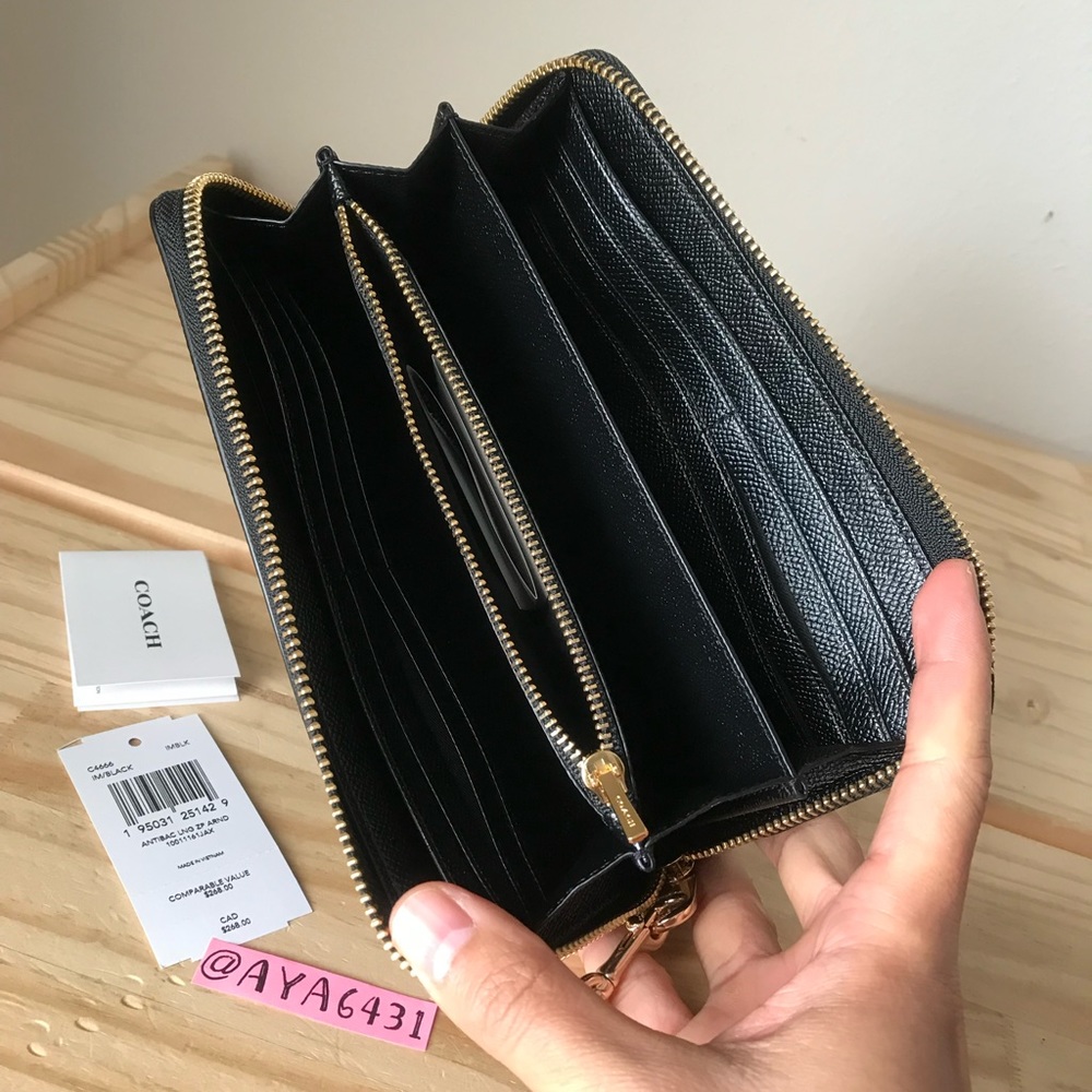 Coach Wallet🎈🎈 - Picture 8 of 9